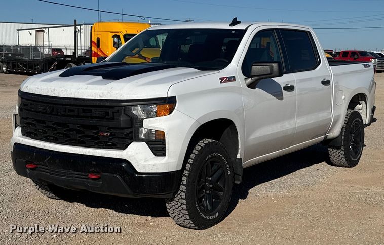 image for item ES5778 2023 Chevrolet Silverado 1500 Crew Cab pickup truck