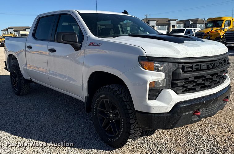 image for item ES5778 2023 Chevrolet Silverado 1500 Crew Cab pickup truck