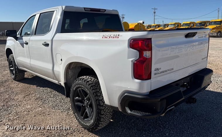 image for item ES5778 2023 Chevrolet Silverado 1500 Crew Cab pickup truck