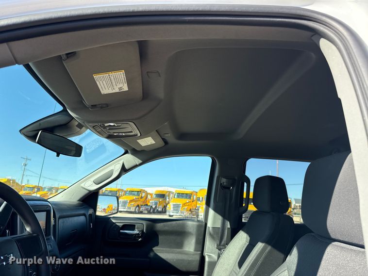 image for item ES5778 2023 Chevrolet Silverado 1500 Crew Cab pickup truck