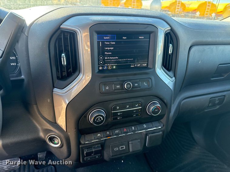 image for item ES5778 2023 Chevrolet Silverado 1500 Crew Cab pickup truck