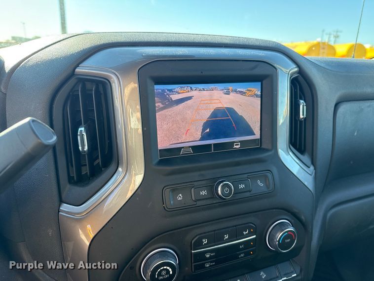 image for item ES5778 2023 Chevrolet Silverado 1500 Crew Cab pickup truck