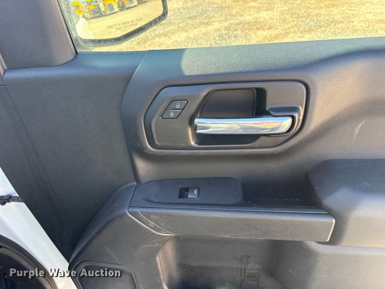 image for item ES5778 2023 Chevrolet Silverado 1500 Crew Cab pickup truck