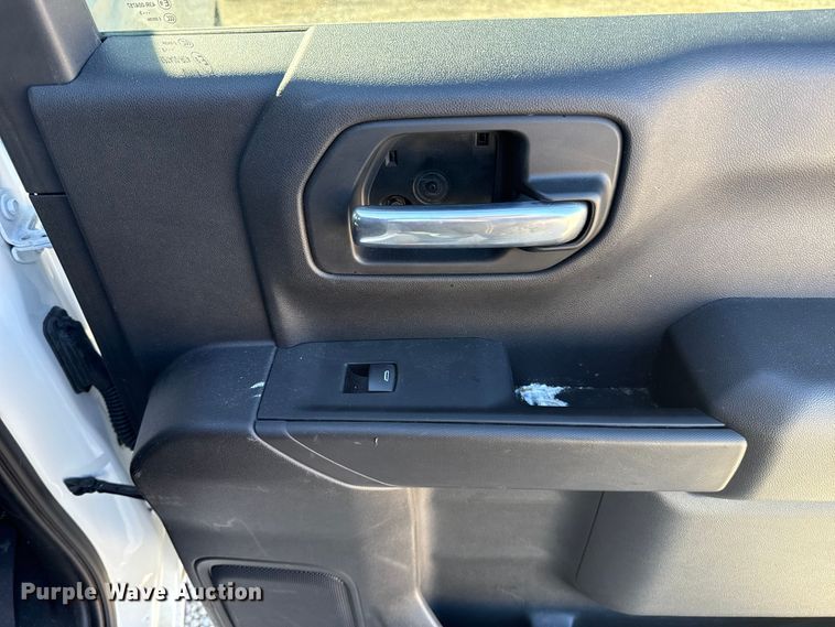 image for item ES5778 2023 Chevrolet Silverado 1500 Crew Cab pickup truck