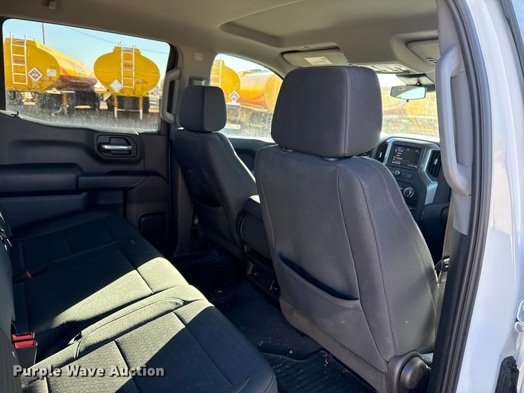 image for item ES5778 2023 Chevrolet Silverado 1500 Crew Cab pickup truck