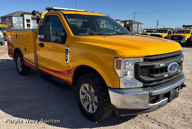 image for item ES5780 2020 Ford F350 Super Duty utility bed pickup truck