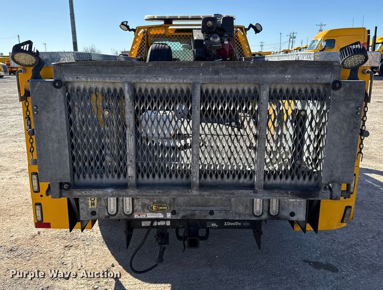 image for item ES5780 2020 Ford F350 Super Duty utility bed pickup truck