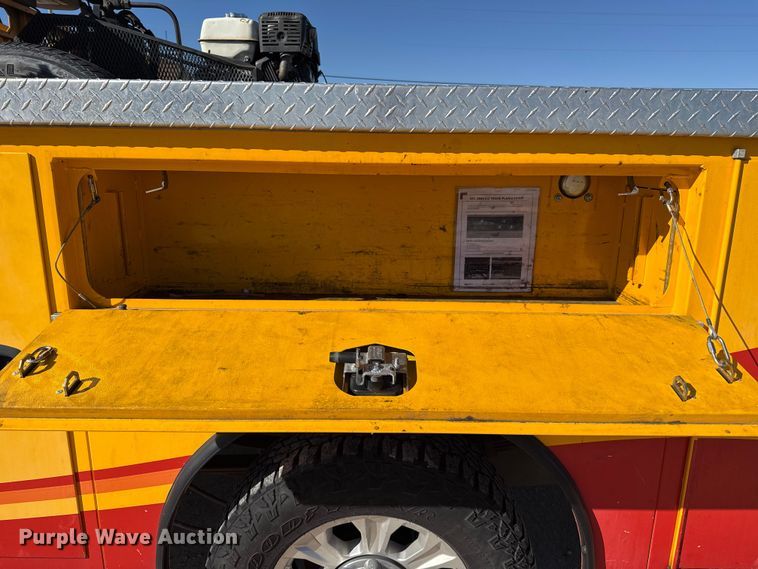 image for item ES5780 2020 Ford F350 Super Duty utility bed pickup truck