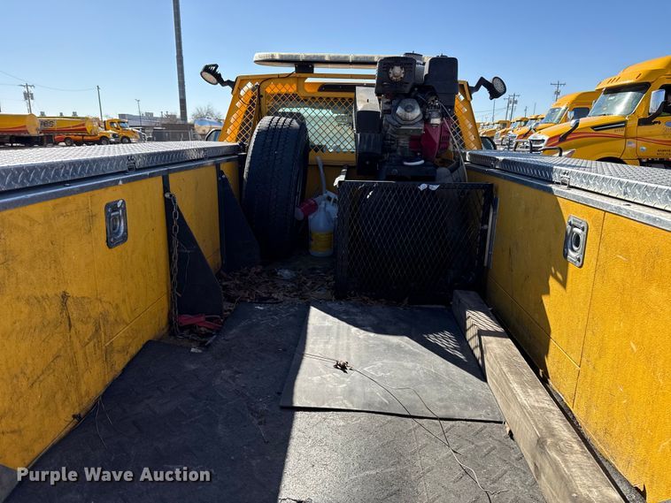 image for item ES5780 2020 Ford F350 Super Duty utility bed pickup truck