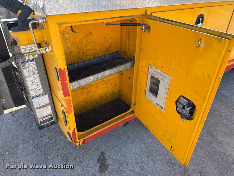 image for item ES5780 2020 Ford F350 Super Duty utility bed pickup truck