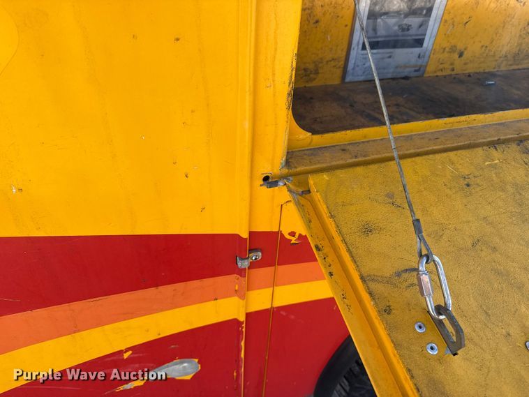 image for item ES5780 2020 Ford F350 Super Duty utility bed pickup truck