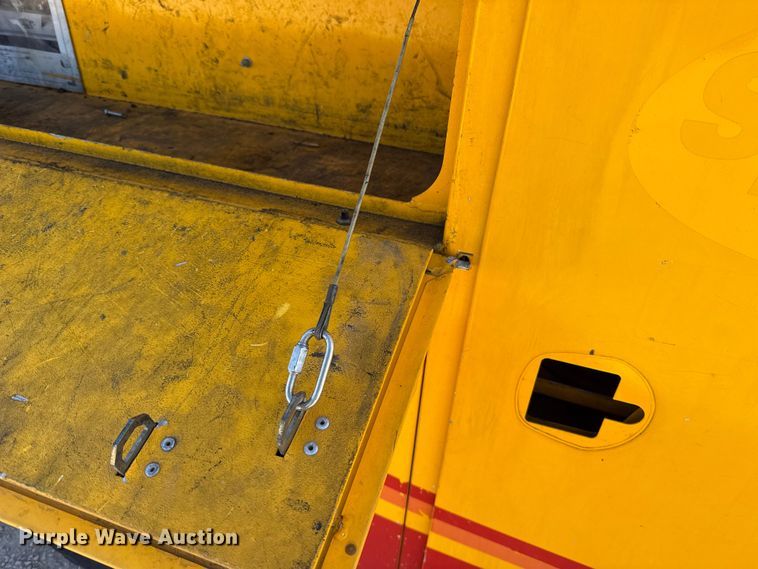 image for item ES5780 2020 Ford F350 Super Duty utility bed pickup truck