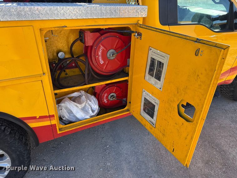 image for item ES5780 2020 Ford F350 Super Duty utility bed pickup truck