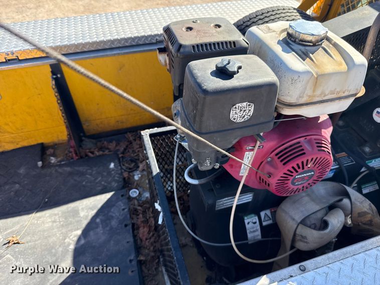 image for item ES5780 2020 Ford F350 Super Duty utility bed pickup truck