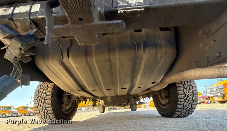 image for item ES5780 2020 Ford F350 Super Duty utility bed pickup truck