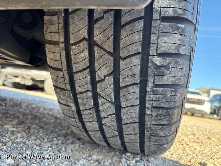 image for item ES5786 2024 Ford Edge SUV