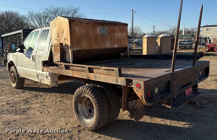 image for item ES5791 2006 Ford F350 Ext. Cab flatbed pickup truck