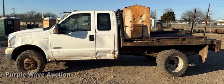 image for item ES5791 2006 Ford F350 Ext. Cab flatbed pickup truck
