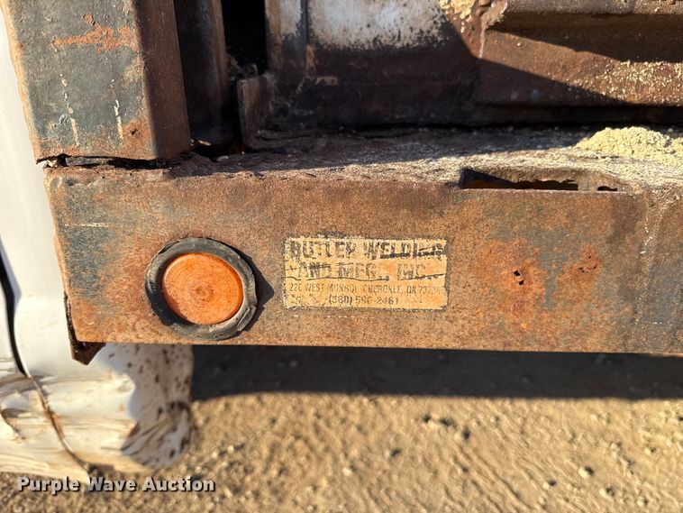 image for item ES5791 2006 Ford F350 Ext. Cab flatbed pickup truck