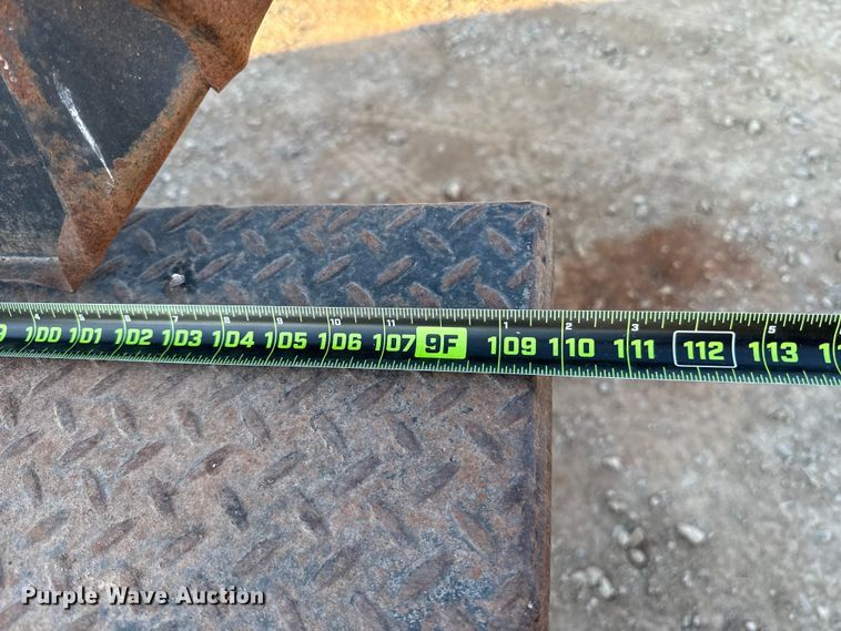 image for item ES5791 2006 Ford F350 Ext. Cab flatbed pickup truck