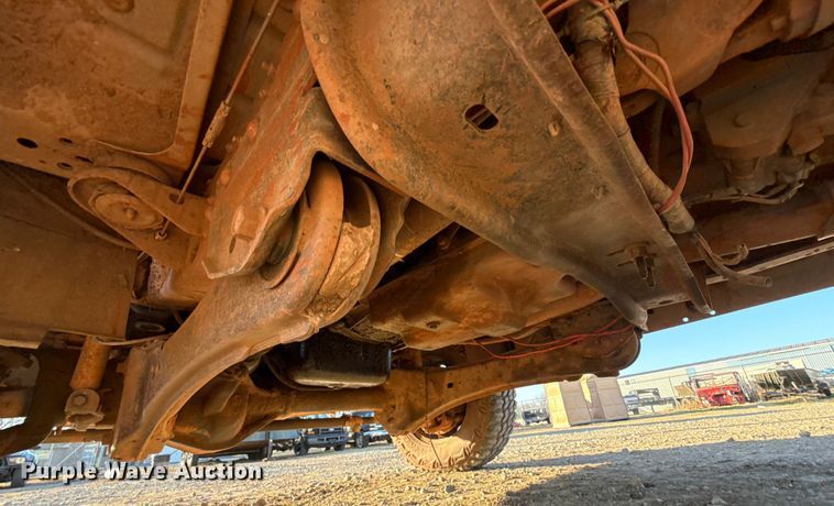 image for item ES5791 2006 Ford F350 Ext. Cab flatbed pickup truck