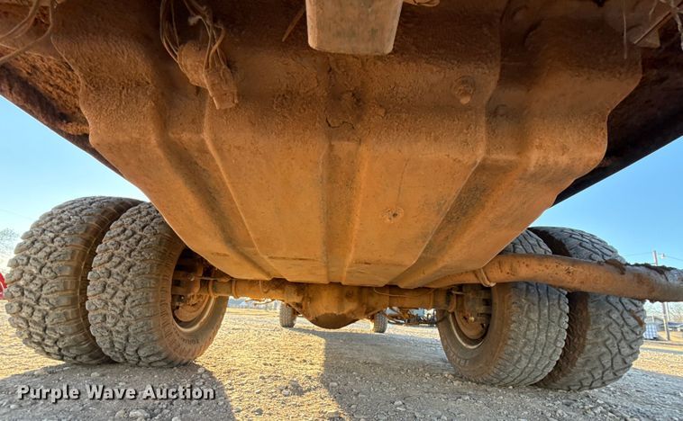 image for item ES5791 2006 Ford F350 Ext. Cab flatbed pickup truck