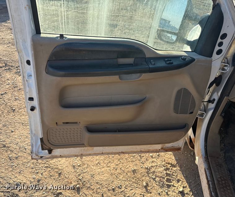 image for item ES5791 2006 Ford F350 Ext. Cab flatbed pickup truck