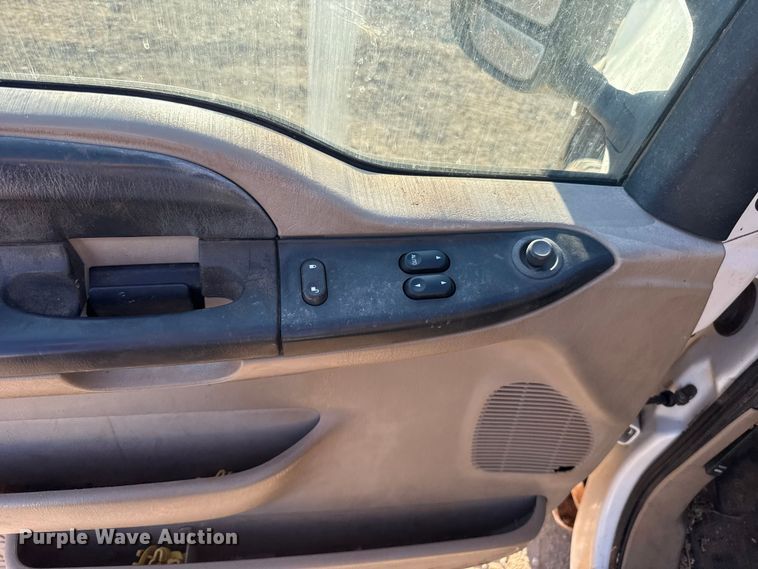 image for item ES5791 2006 Ford F350 Ext. Cab flatbed pickup truck