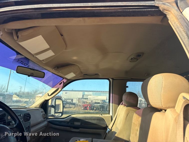 image for item ES5791 2006 Ford F350 Ext. Cab flatbed pickup truck