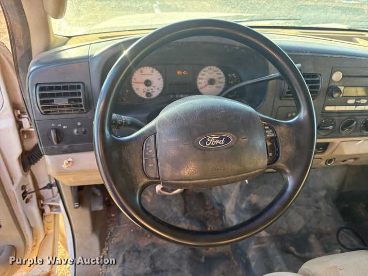 image for item ES5791 2006 Ford F350 Ext. Cab flatbed pickup truck