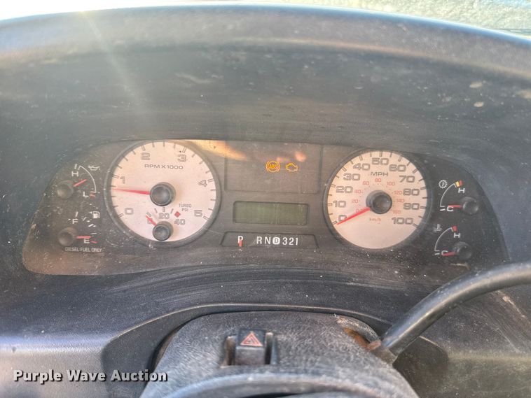 image for item ES5791 2006 Ford F350 Ext. Cab flatbed pickup truck