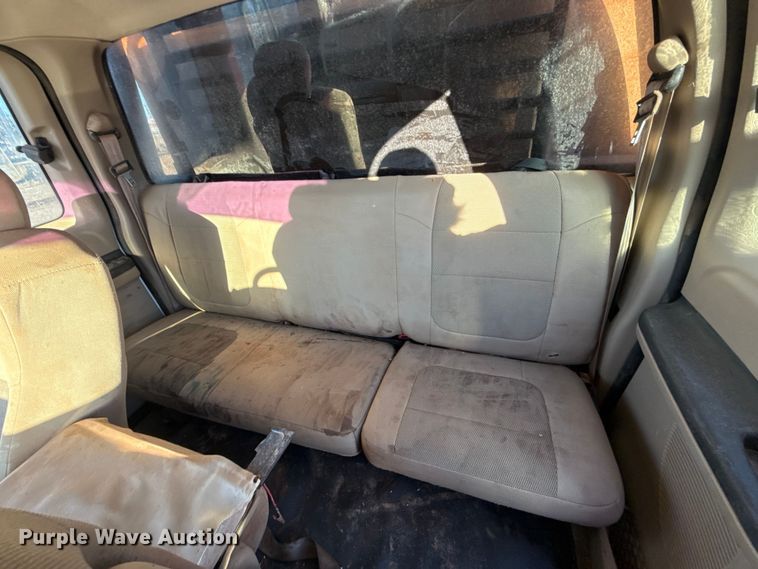 image for item ES5791 2006 Ford F350 Ext. Cab flatbed pickup truck