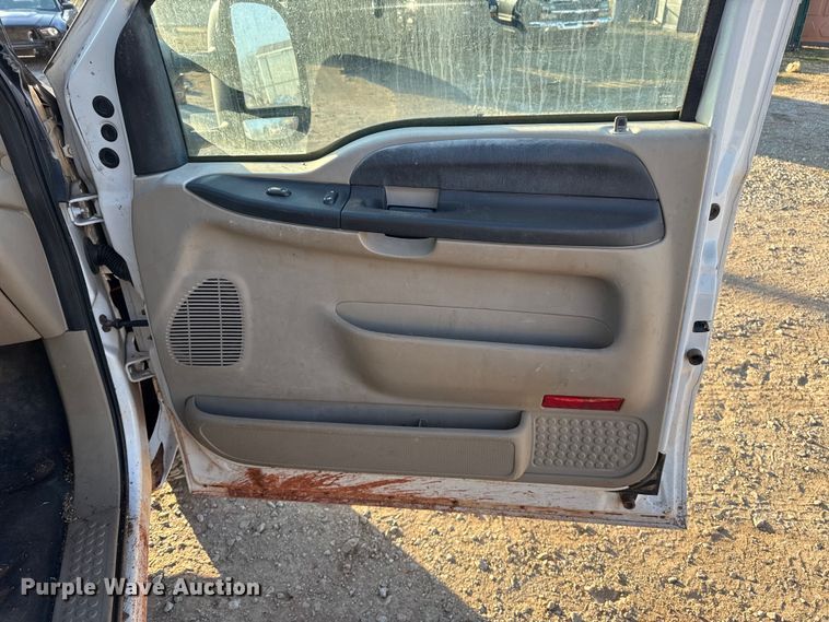 image for item ES5791 2006 Ford F350 Ext. Cab flatbed pickup truck