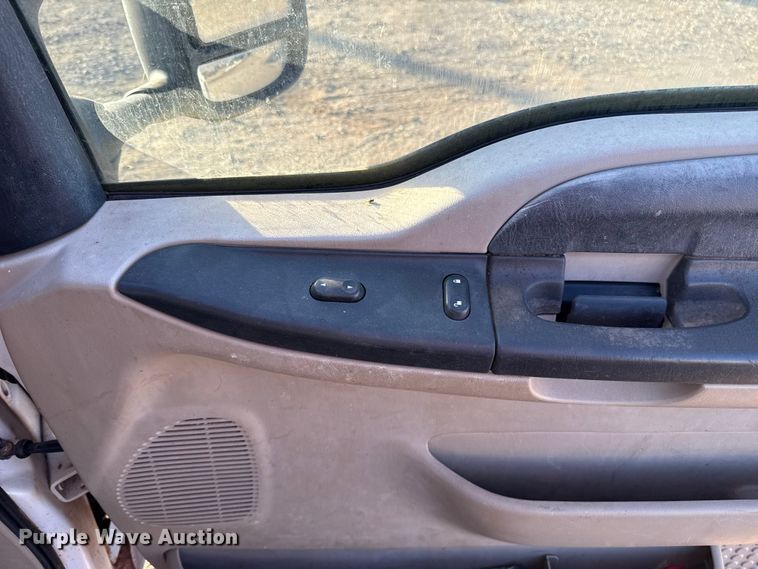 image for item ES5791 2006 Ford F350 Ext. Cab flatbed pickup truck