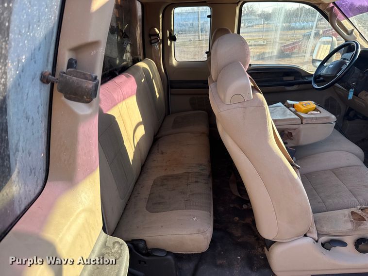 image for item ES5791 2006 Ford F350 Ext. Cab flatbed pickup truck