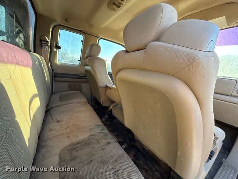 image for item ES5791 2006 Ford F350 Ext. Cab flatbed pickup truck