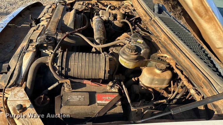 image for item ES5791 2006 Ford F350 Ext. Cab flatbed pickup truck