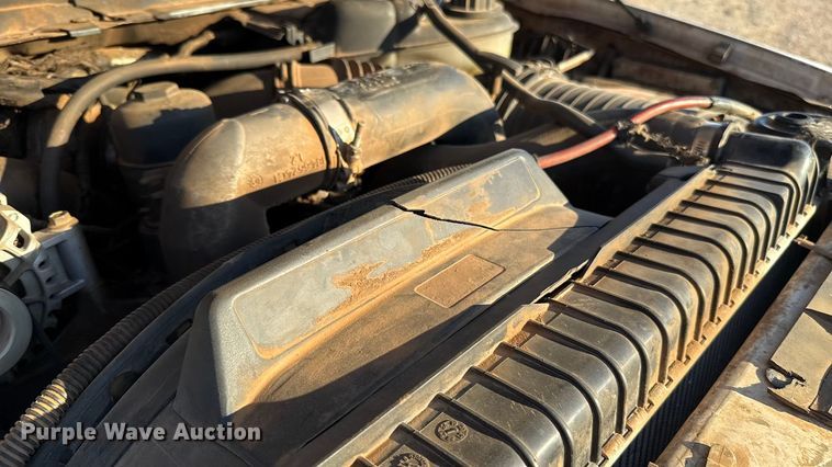 image for item ES5791 2006 Ford F350 Ext. Cab flatbed pickup truck