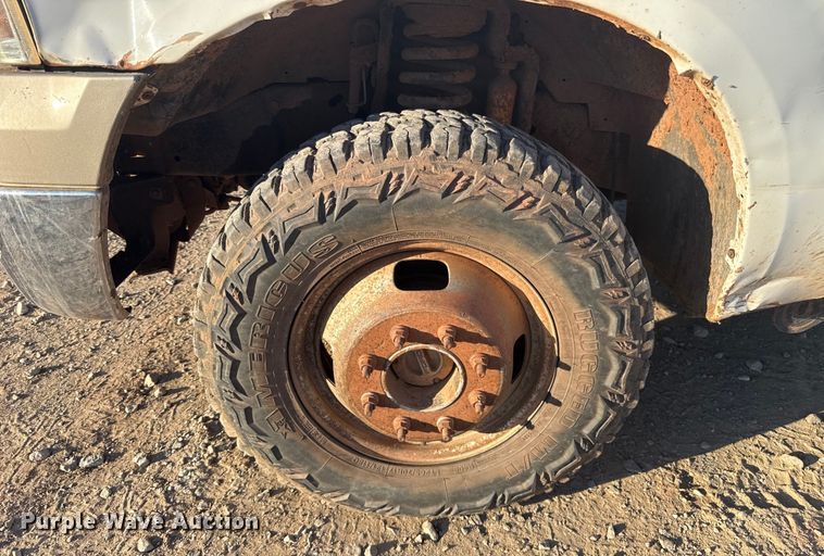 image for item ES5791 2006 Ford F350 Ext. Cab flatbed pickup truck