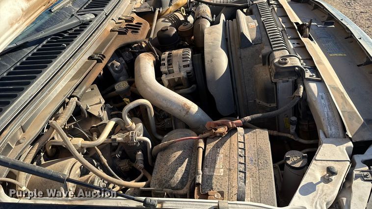 image for item ES5792 2007 Ford F350 pickup truck cab and chassis