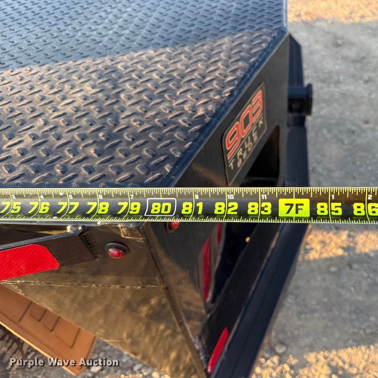 image for item ES5794 2007 Chevrolet Silverado 2500HD Ext. Cab flatbed pickup truck