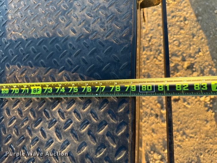 image for item ES5794 2007 Chevrolet Silverado 2500HD Ext. Cab flatbed pickup truck