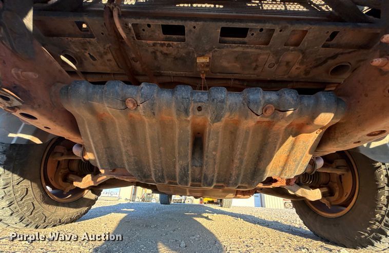 image for item ES5794 2007 Chevrolet Silverado 2500HD Ext. Cab flatbed pickup truck