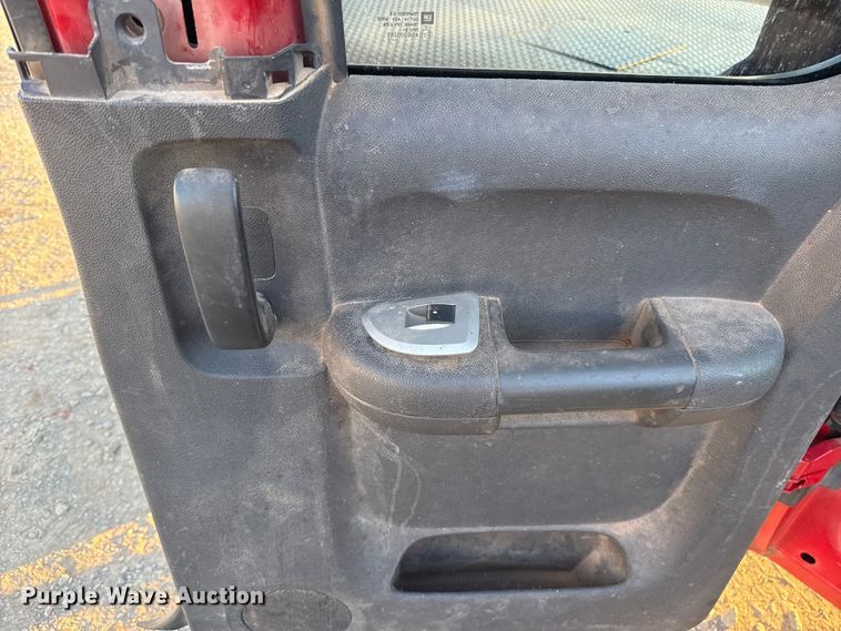 image for item ES5794 2007 Chevrolet Silverado 2500HD Ext. Cab flatbed pickup truck