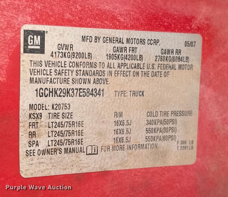 image for item ES5794 2007 Chevrolet Silverado 2500HD Ext. Cab flatbed pickup truck