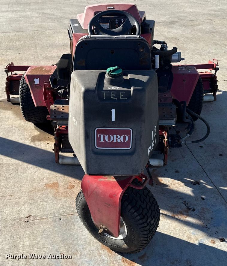 image for item ES5801 Toro Reelmaster 2600D reel mower