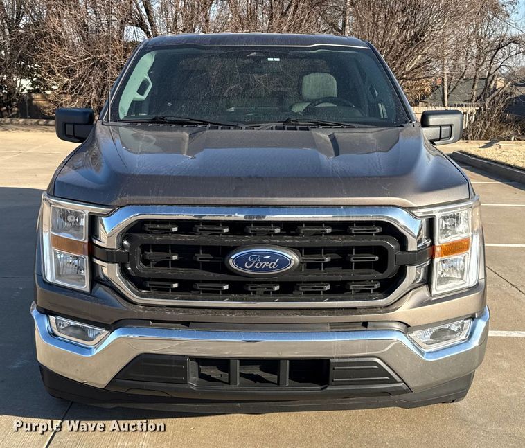 image for item ES5806 2022 Ford F150 Crew Cab pickup truck