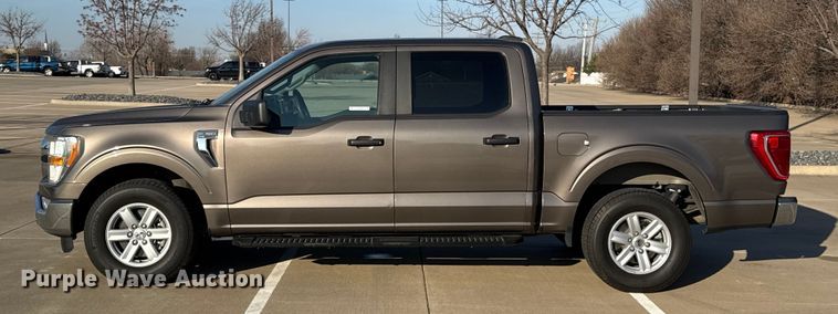 image for item ES5806 2022 Ford F150 Crew Cab pickup truck