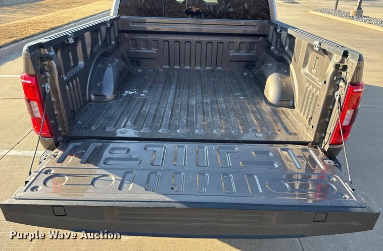 image for item ES5806 2022 Ford F150 Crew Cab pickup truck