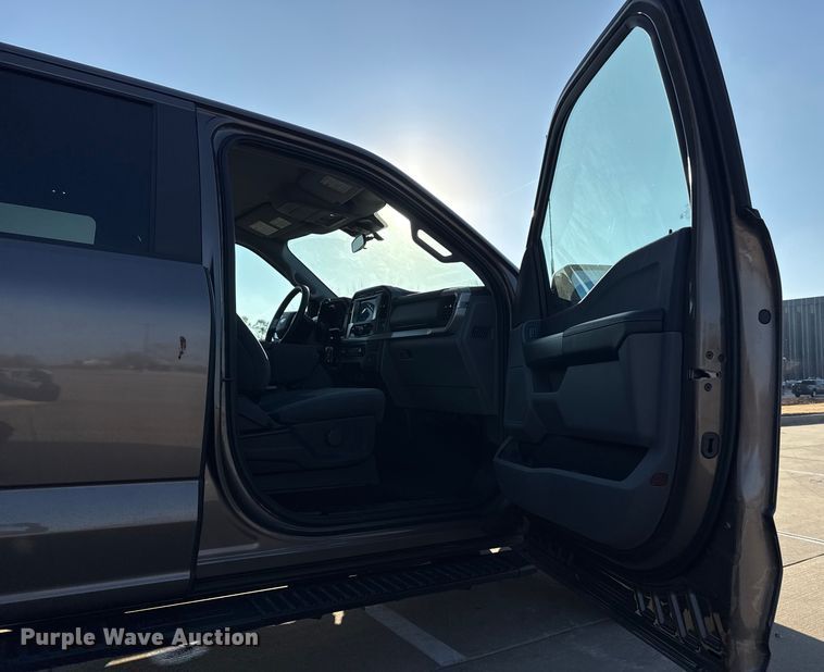 image for item ES5806 2022 Ford F150 Crew Cab pickup truck